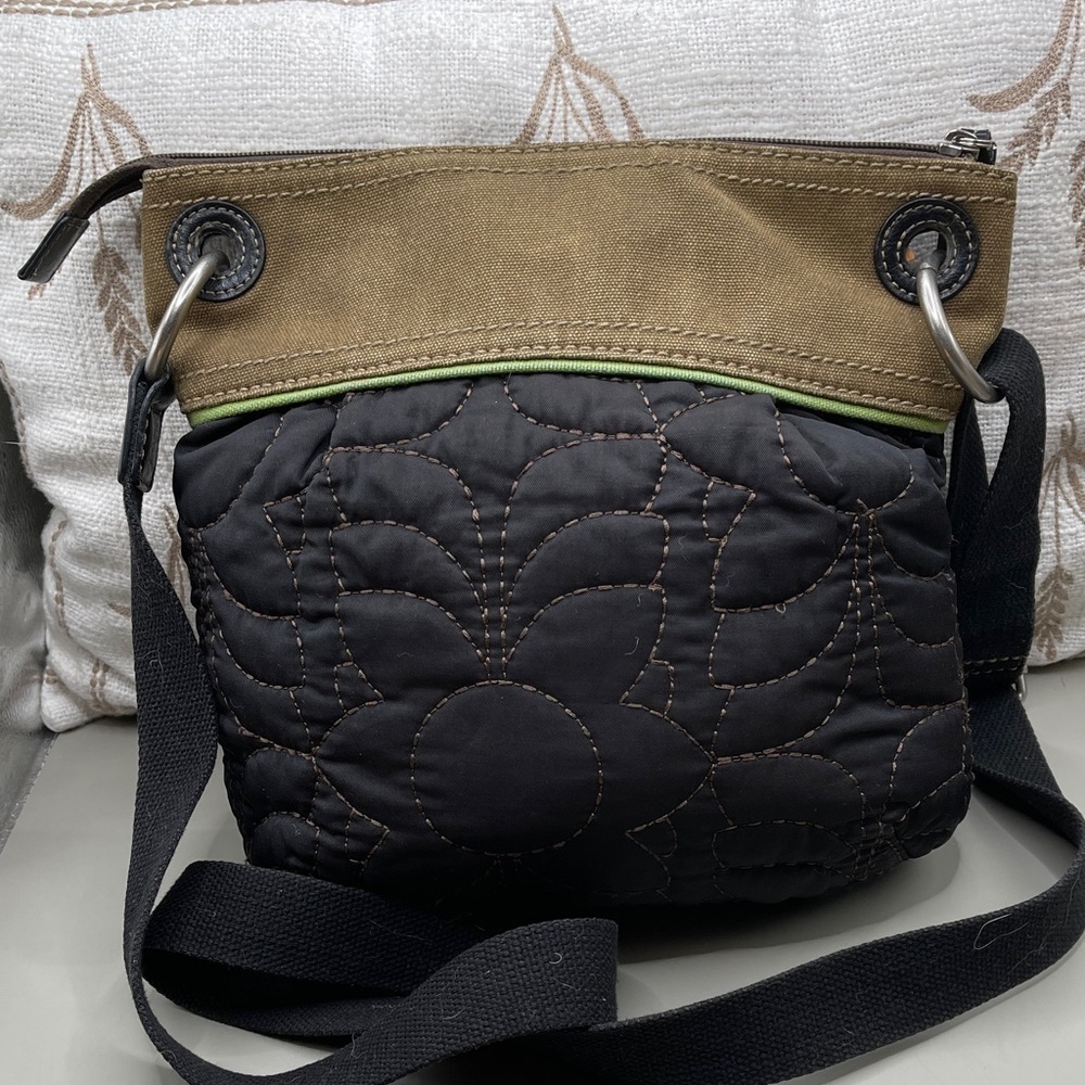 Fossil Key-Per Stylish Black and Brown Quilted Bag